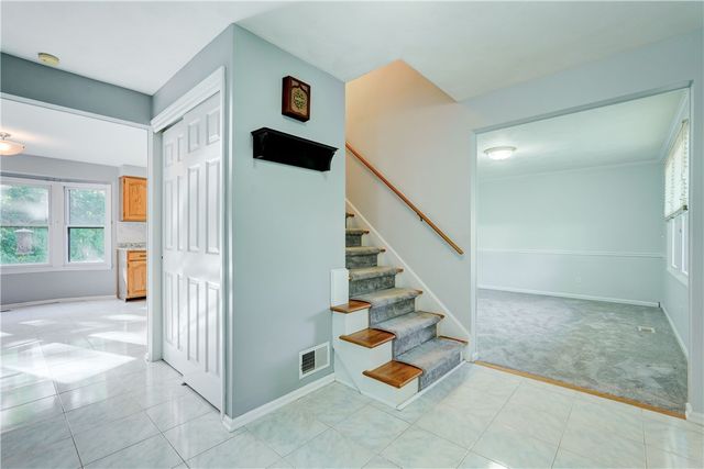 107 Crossroads Lane, Greece, NY 14612