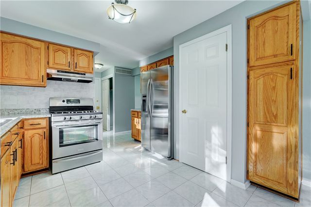 107 Crossroads Lane, Greece, NY 14612