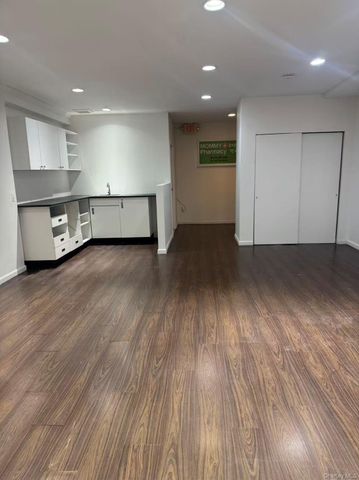 43-53 162 Street 1FL, Flushing, NY 11358