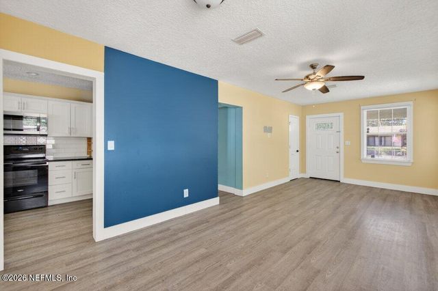 9049 JACKSON Avenue, Jacksonville, FL 32208