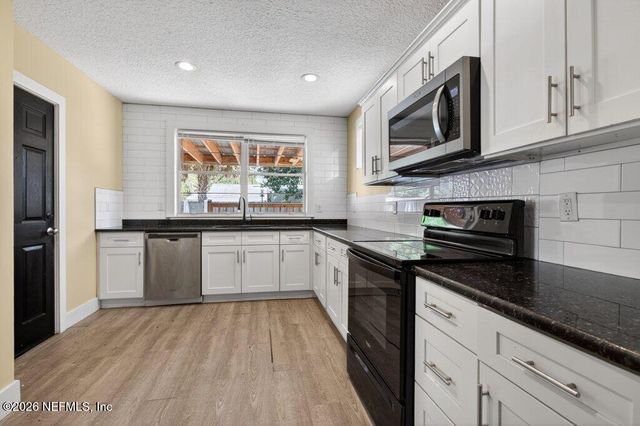 9049 JACKSON Avenue, Jacksonville, FL 32208