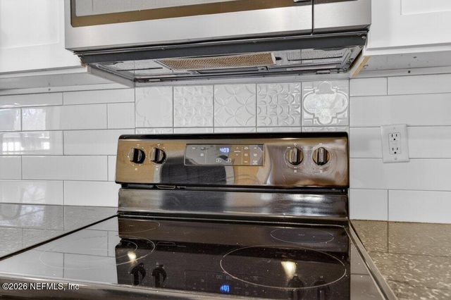 9049 JACKSON Avenue, Jacksonville, FL 32208