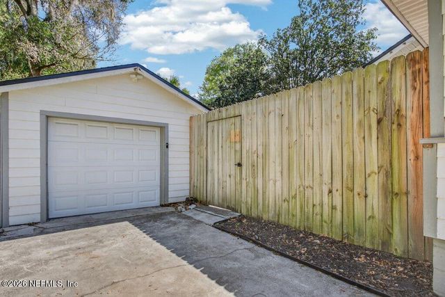 9049 JACKSON Avenue, Jacksonville, FL 32208