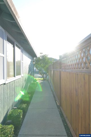 450 St Clair Wy, Eagle Point, OR 97524