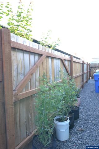 450 St Clair Wy, Eagle Point, OR 97524