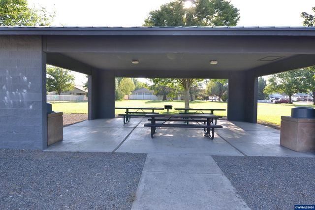 450 St Clair Wy, Eagle Point, OR 97524