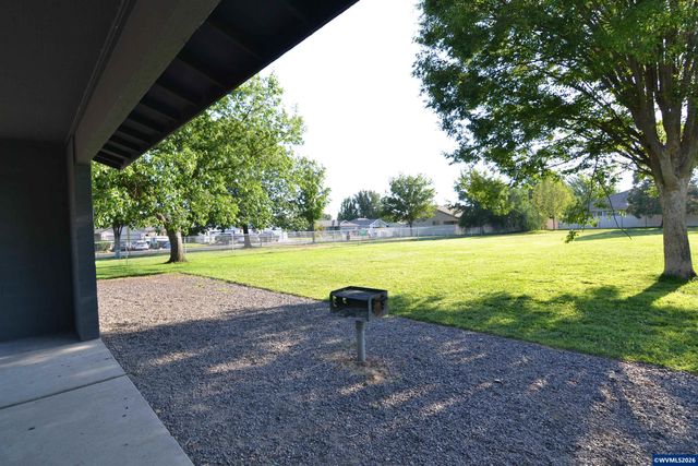 450 St Clair Wy, Eagle Point, OR 97524