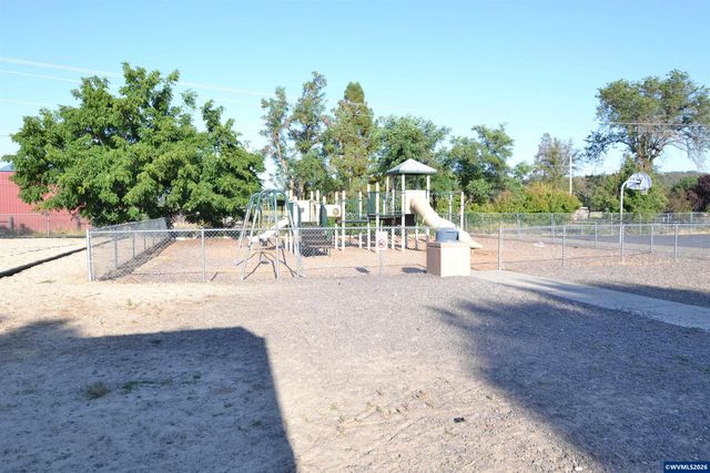 450 St Clair Wy, Eagle Point, OR 97524