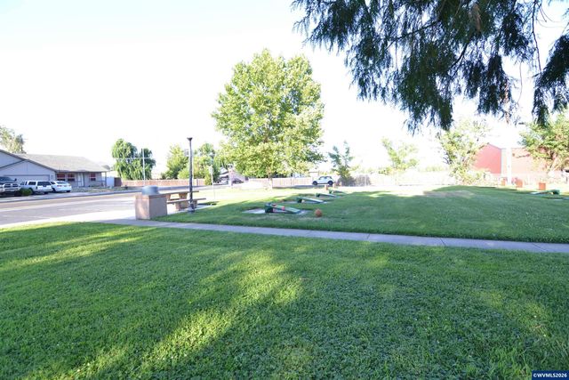 450 St Clair Wy, Eagle Point, OR 97524