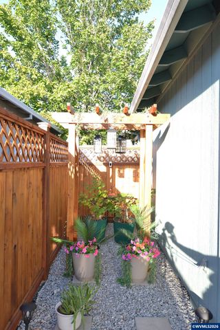 450 St Clair Wy, Eagle Point, OR 97524