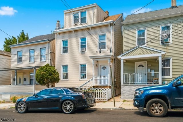 279 N 4Th St, Paterson City, NJ 07522