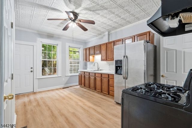 279 N 4Th St, Paterson City, NJ 07522