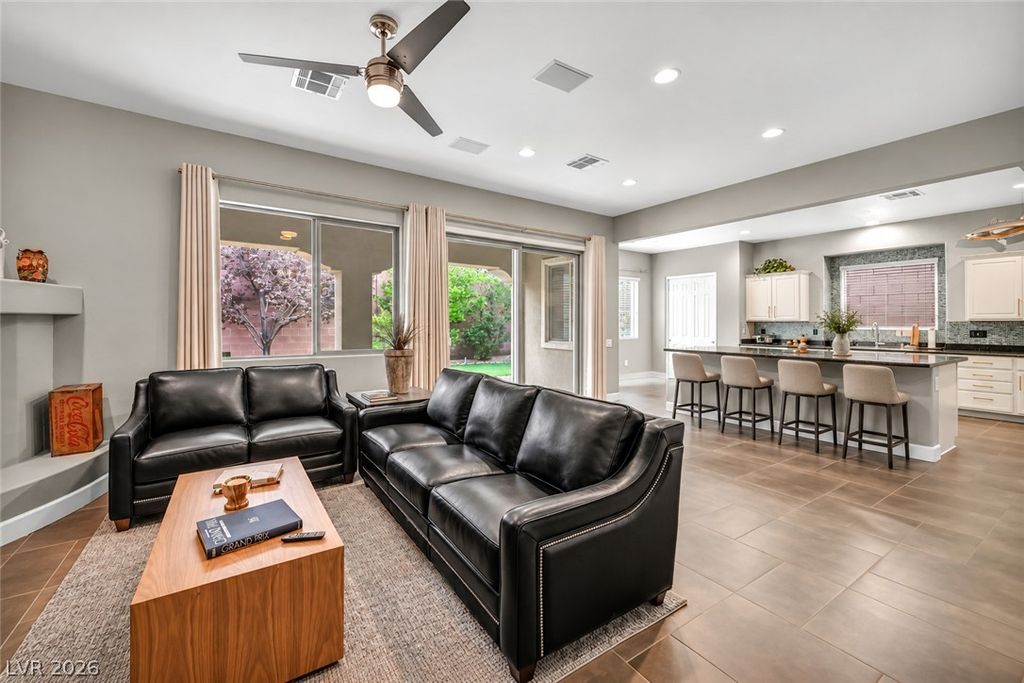 2672 La Boutique Street, Henderson, NV 89044 — photo 2