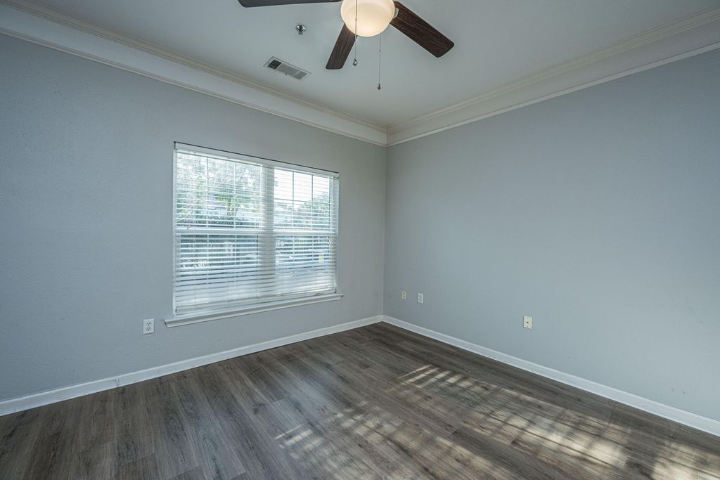 Image 14 of property listing at 1313 Telfair Way, Charleston, SC 29412