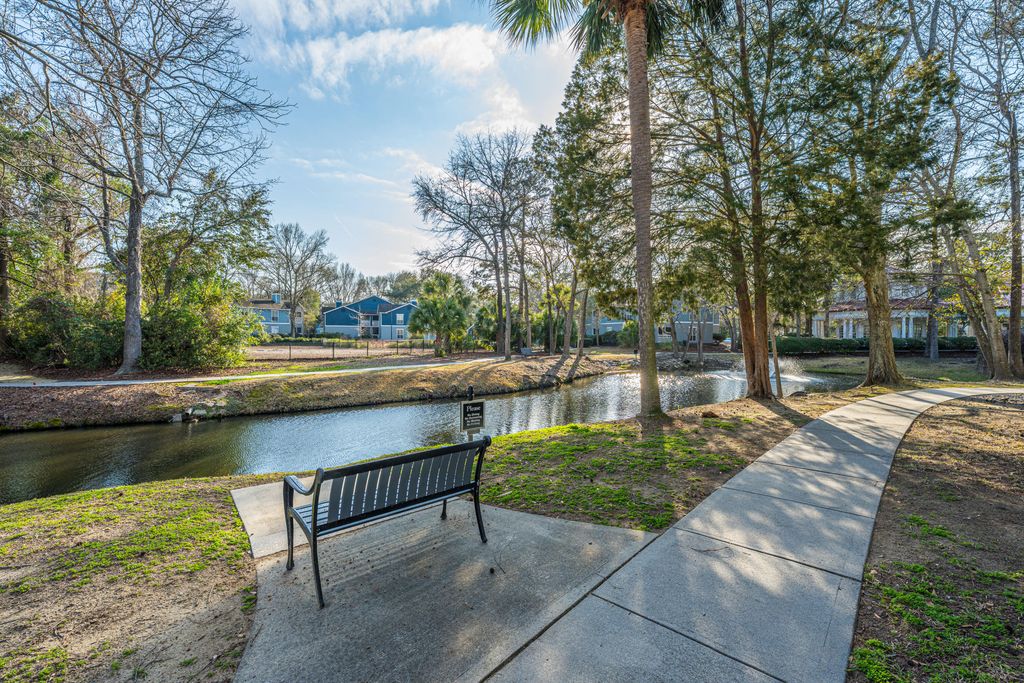 Image 3 of property listing at 1313 Telfair Way, Charleston, SC 29412