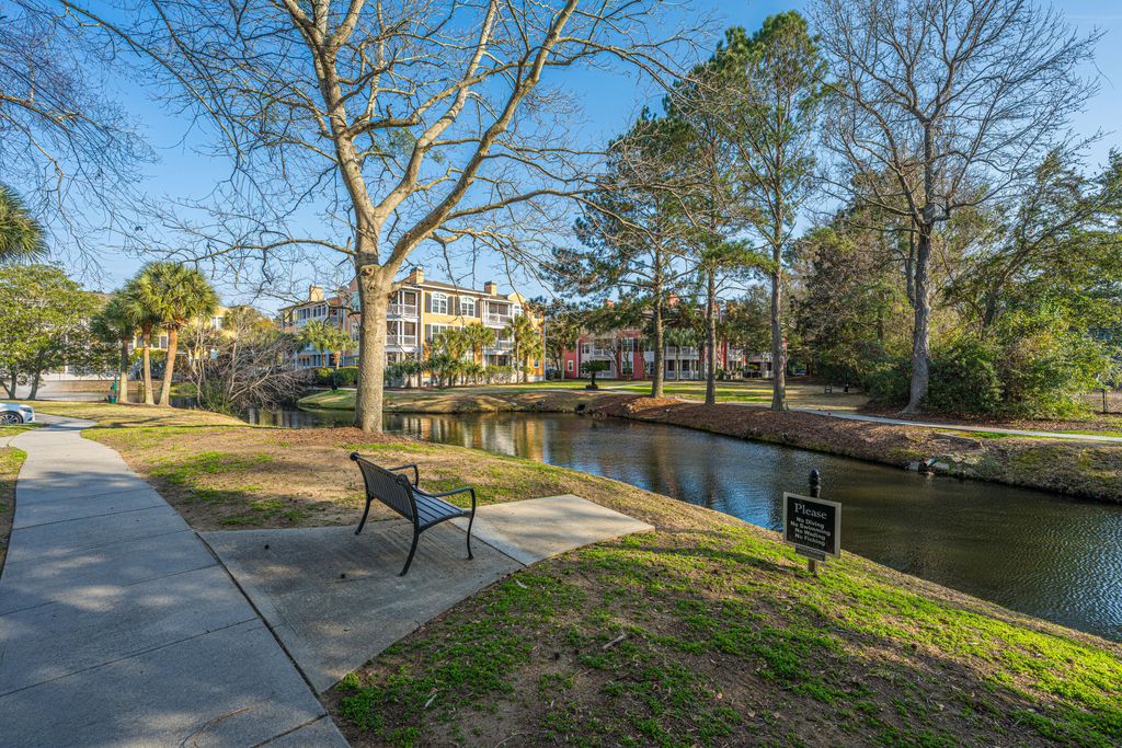 Image 4 of property listing at 1313 Telfair Way, Charleston, SC 29412