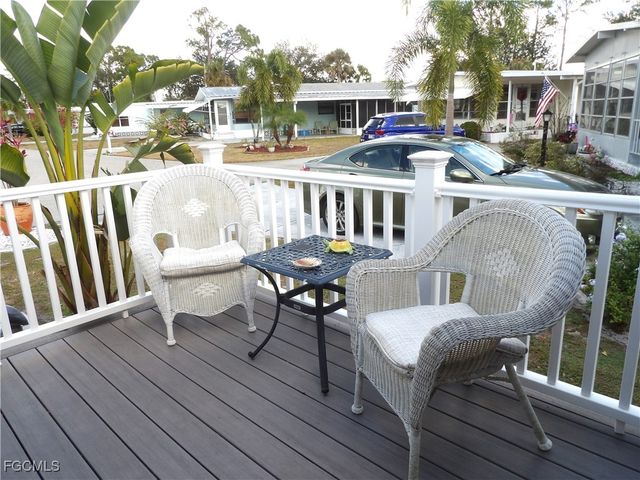 838 Hollyberry CT, North Fort Myers, FL 33917