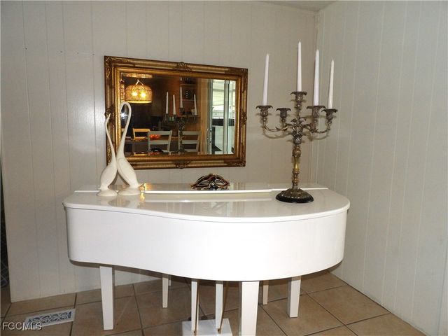 838 Hollyberry CT, North Fort Myers, FL 33917