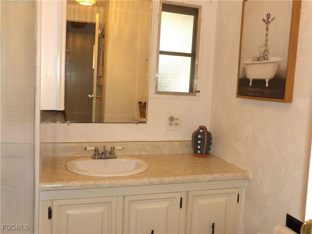 838 Hollyberry CT, North Fort Myers, FL 33917