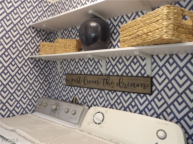 838 Hollyberry CT, North Fort Myers, FL 33917