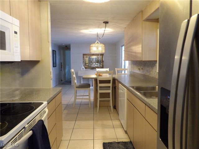 838 Hollyberry CT, North Fort Myers, FL 33917