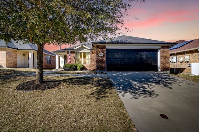9840 Sparrow Hawk Lane, Fort Worth, TX 76108