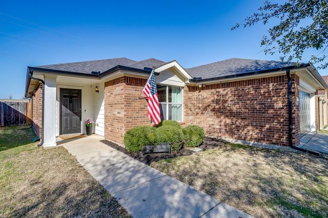 9840 Sparrow Hawk Lane, Fort Worth, TX 76108