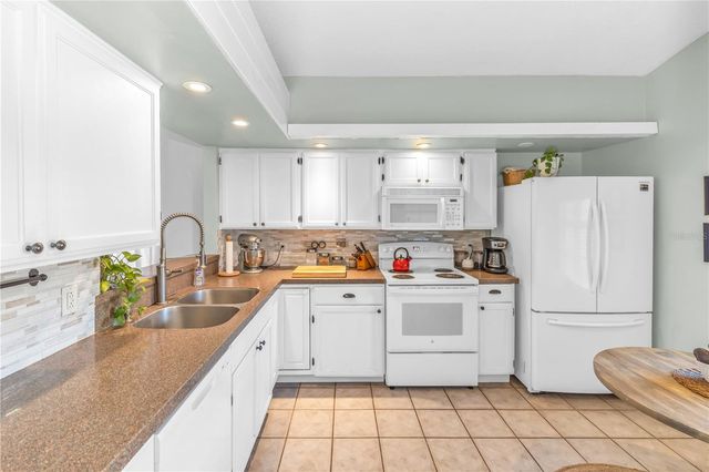 103 YORKTOWN PL, Sanford, FL 32771