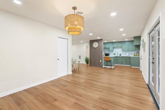 1317 S Spruce Street, Tulare, CA 93274