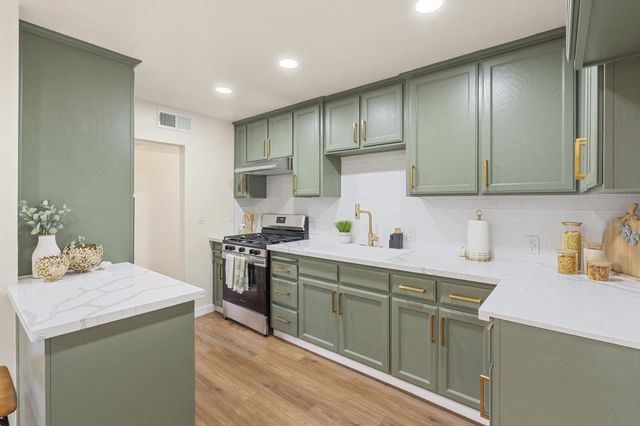 1317 S Spruce Street, Tulare, CA 93274