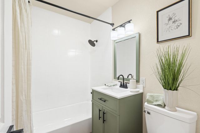 1317 S Spruce Street, Tulare, CA 93274