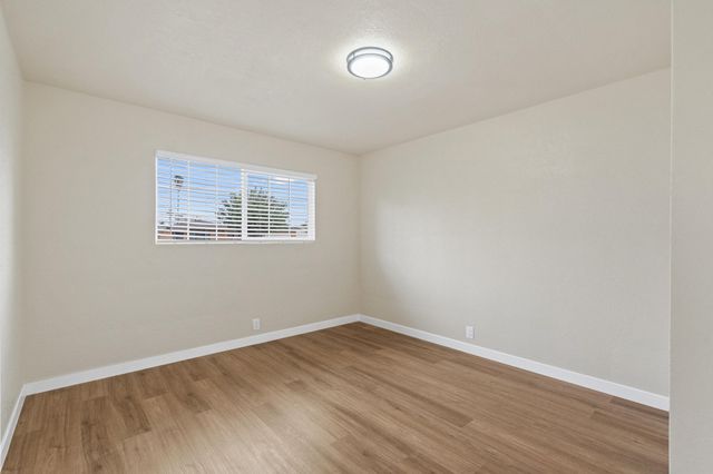 1317 S Spruce Street, Tulare, CA 93274