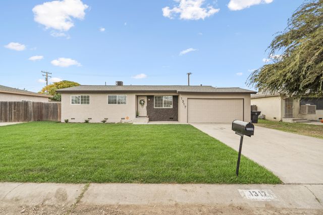 1317 S Spruce Street, Tulare, CA 93274