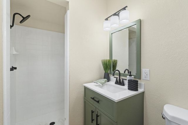 1317 S Spruce Street, Tulare, CA 93274