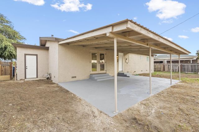 1317 S Spruce Street, Tulare, CA 93274