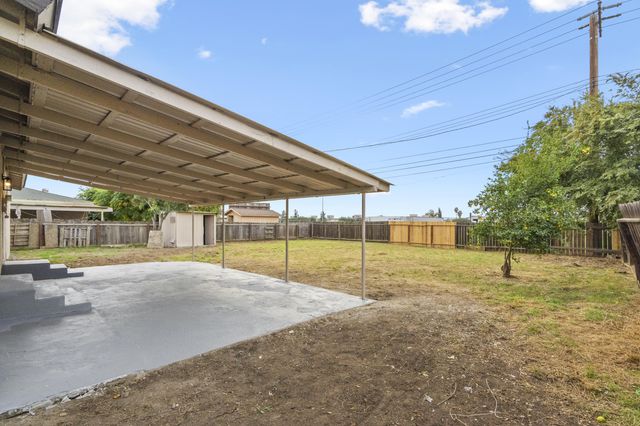 1317 S Spruce Street, Tulare, CA 93274