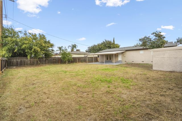 1317 S Spruce Street, Tulare, CA 93274