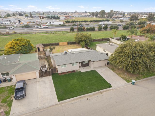 1317 S Spruce Street, Tulare, CA 93274