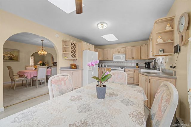 6 Adams Court, Monroe, NY 10950