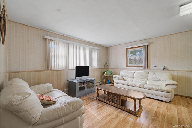 6 Adams Court, Monroe, NY 10950