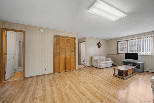 6 Adams Court, Monroe, NY 10950