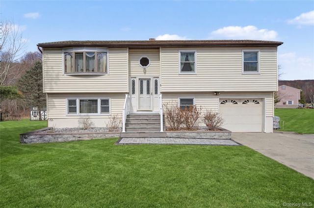 6 Adams Court, Monroe, NY 10950