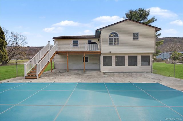 6 Adams Court, Monroe, NY 10950