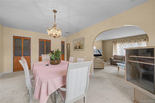 6 Adams Court, Monroe, NY 10950