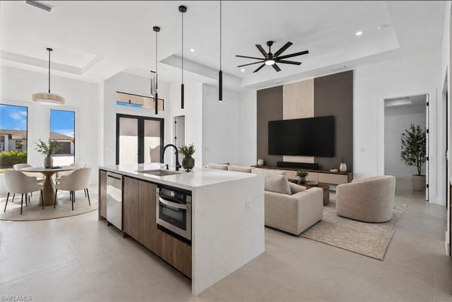 2328 NW 8th PL, Cape Coral, FL 33993