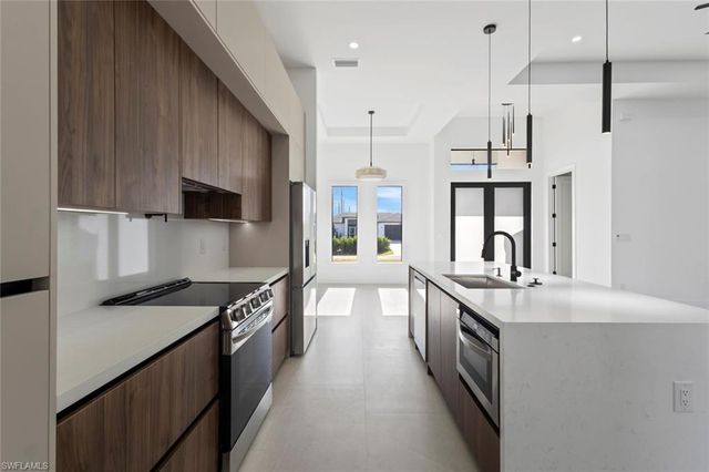 2328 NW 8th PL, Cape Coral, FL 33993