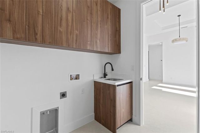 2328 NW 8th PL, Cape Coral, FL 33993