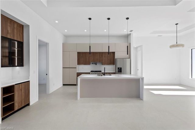 2328 NW 8th PL, Cape Coral, FL 33993