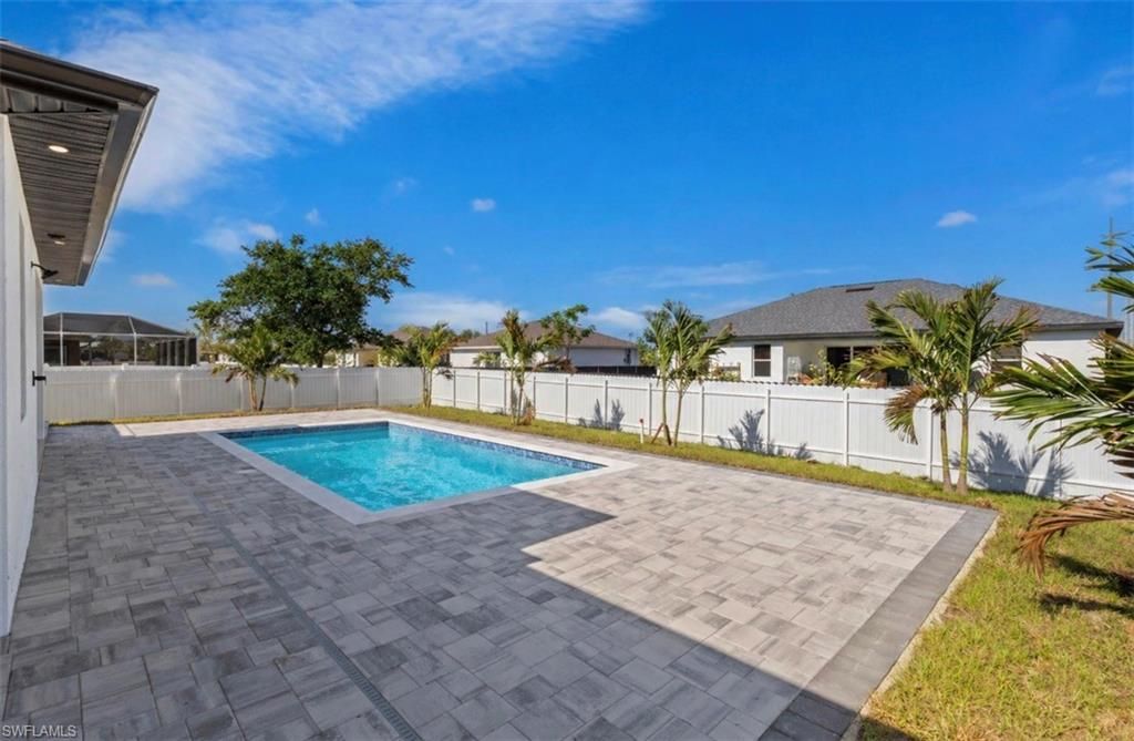 Image 32 of property listing at 2328 NW 8th PL, Cape Coral, FL 33993