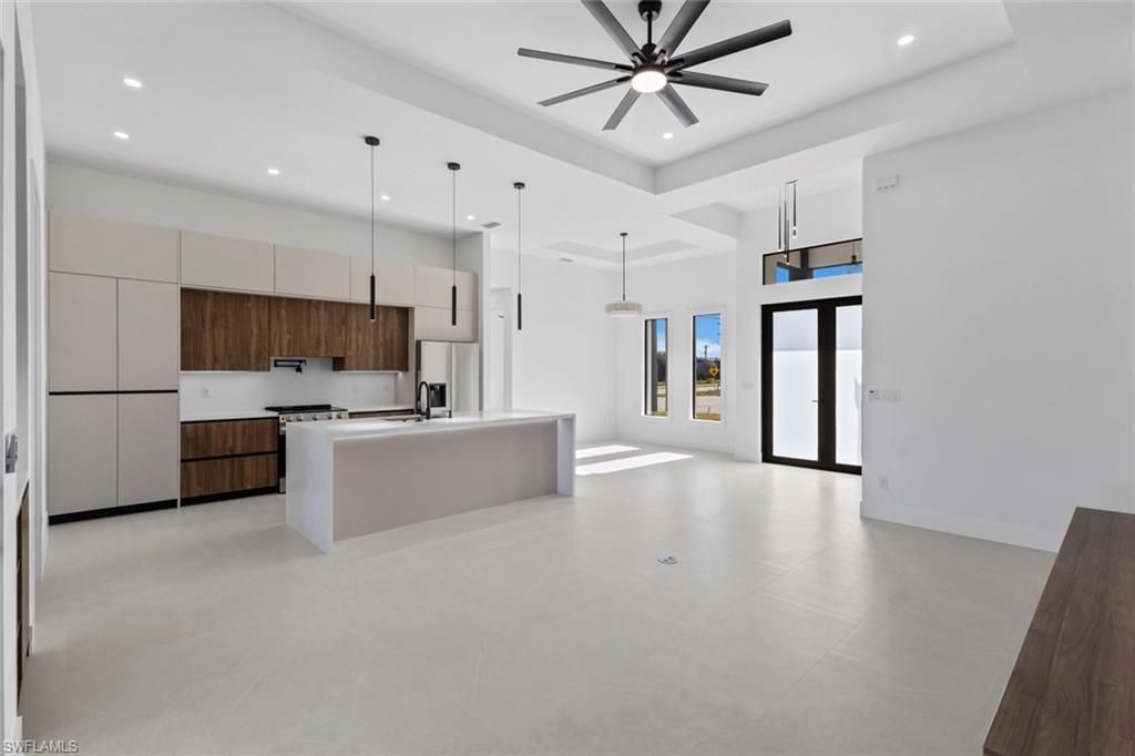 Image 7 of property listing at 2328 NW 8th PL, Cape Coral, FL 33993